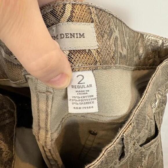 Chico's Platinum Denim Size: 2 (12/Large) Gold Metallic Snake Skin Fitted Jeans - Picture 7 of 7